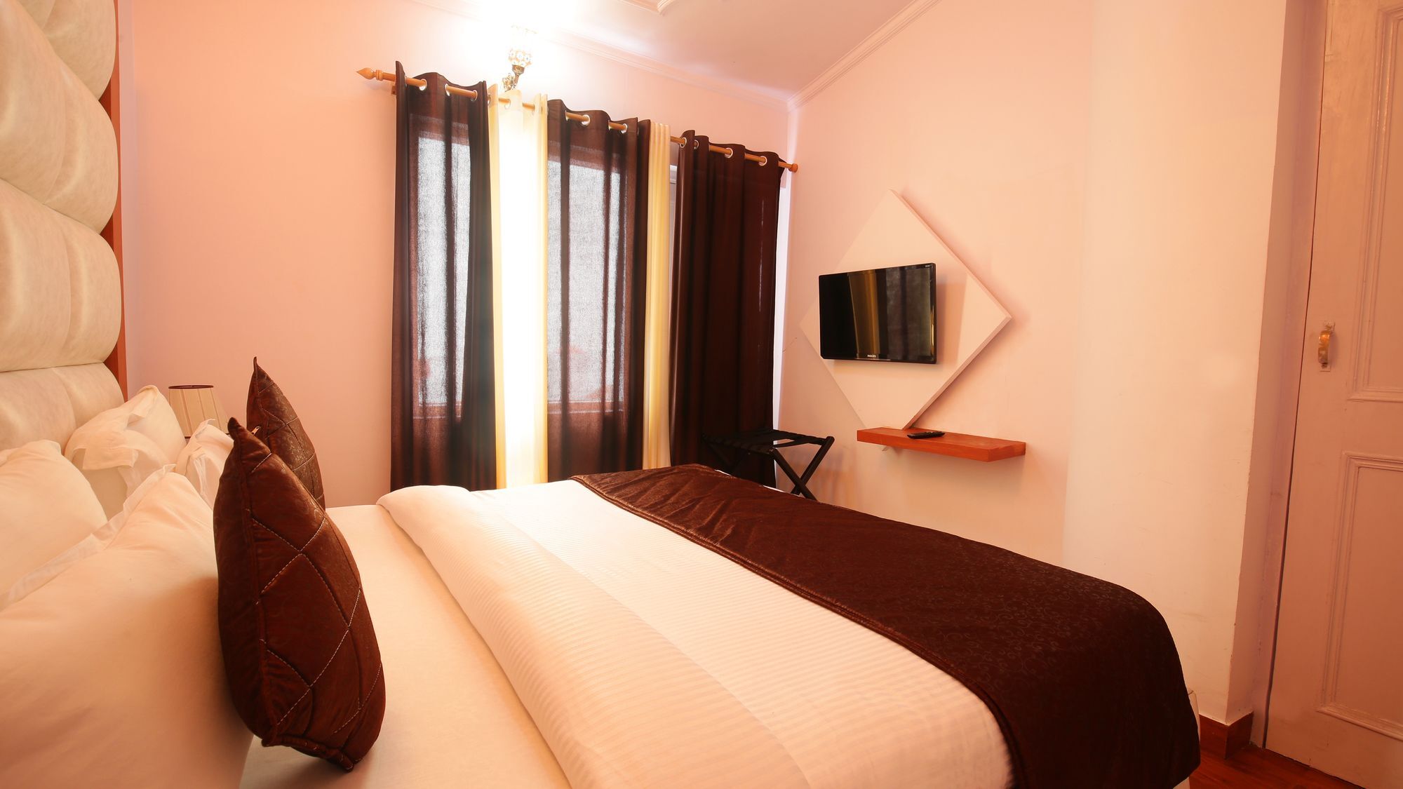The Swiss Village Resort Nainital Kültér fotó